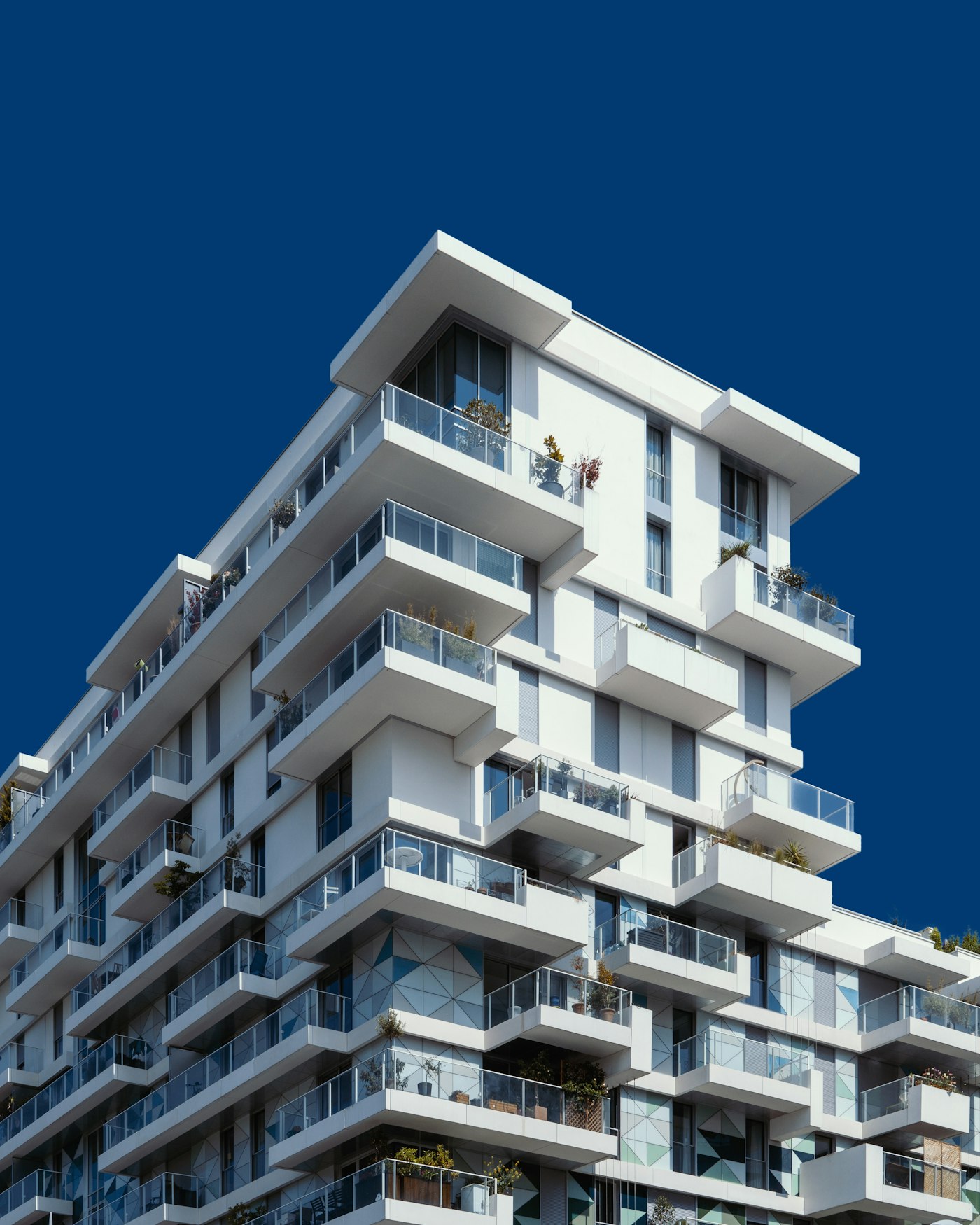 Residential tower with staggered balconies in Bolivia